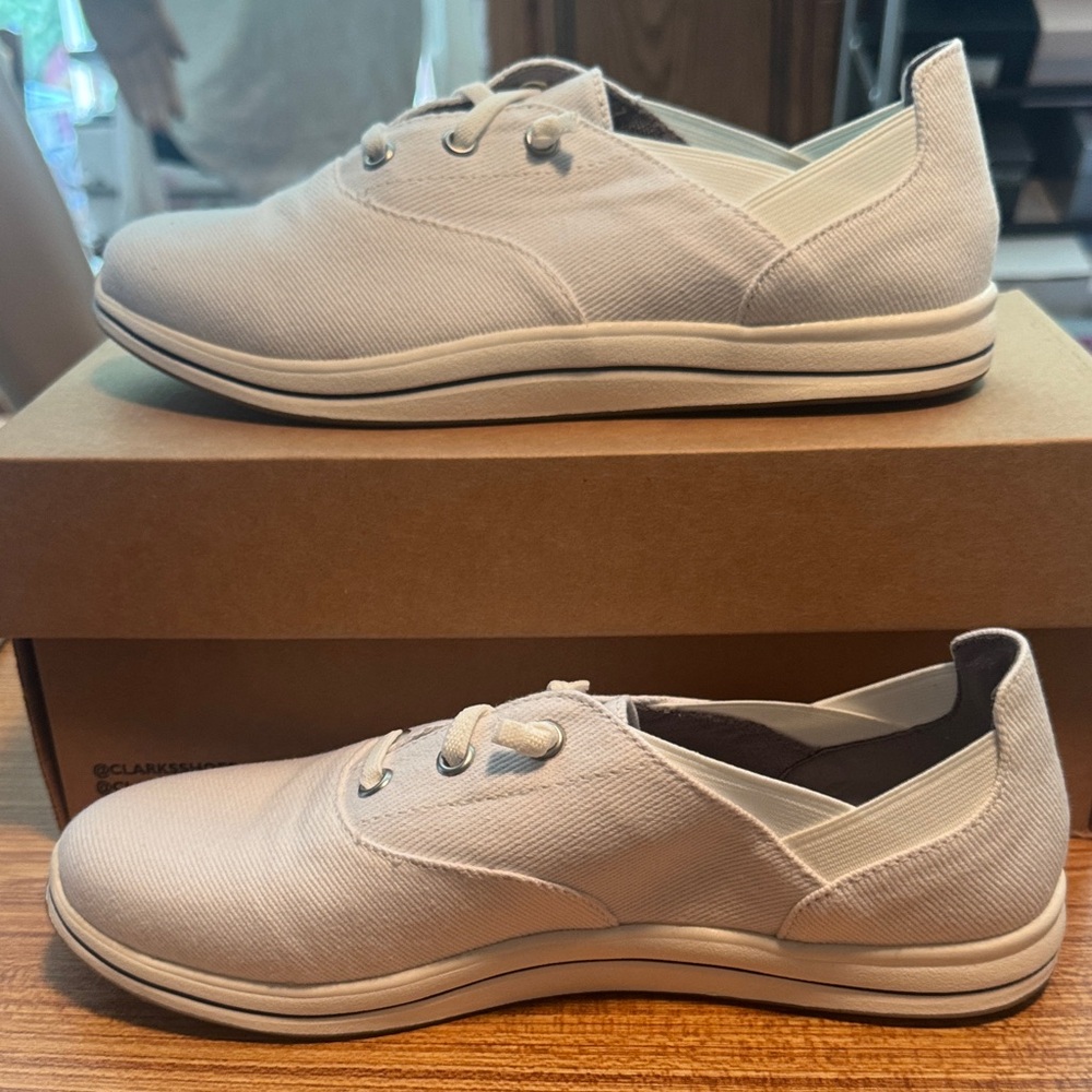 NEW Clarks Women's White Canvas Slip-On Sneakers